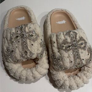 It-Girl Slippers with Crosses